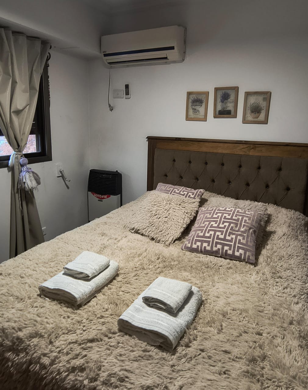 Habitación con sommier para vacaciones en Villa Carlos Paz